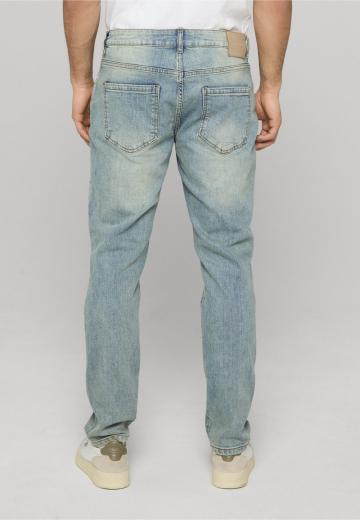 Узкие джинсы