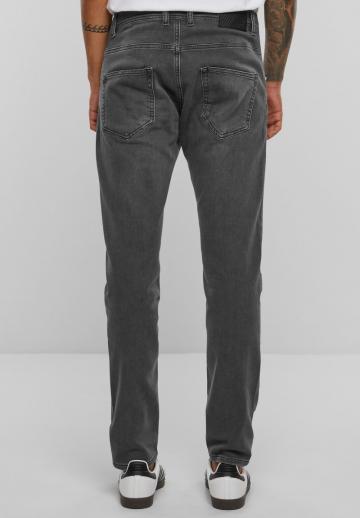Узкие джинсы