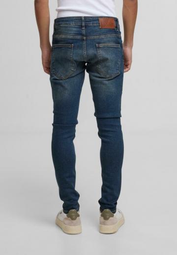 Узкие джинсы