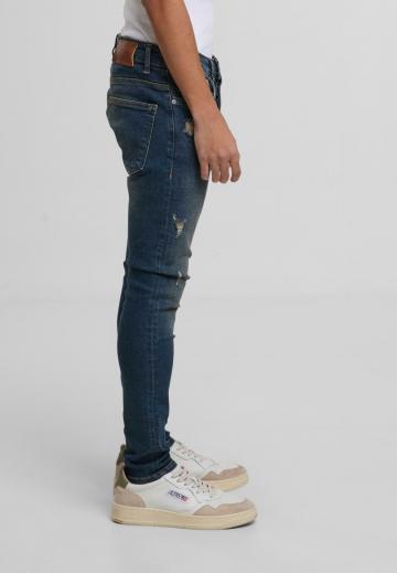 Узкие джинсы