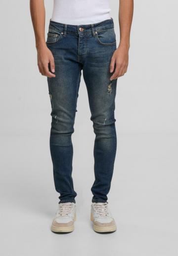 Узкие джинсы