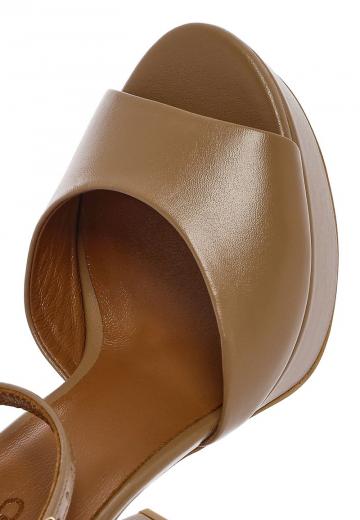 Босоножки на платформе