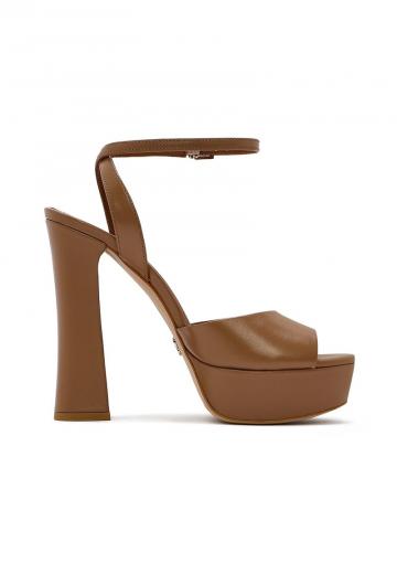 Босоножки на платформе