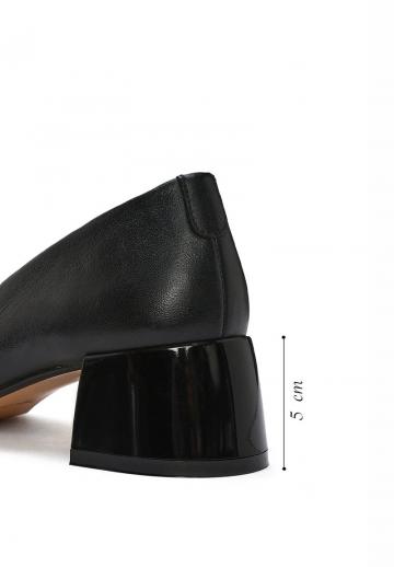 Туфли с высоким носом