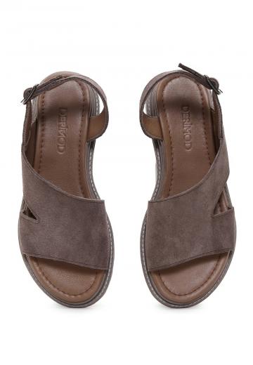 Босоножки на танкетке