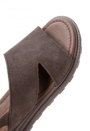 Босоножки на танкетке