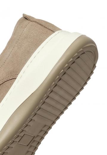 Ботинки на шнуровке