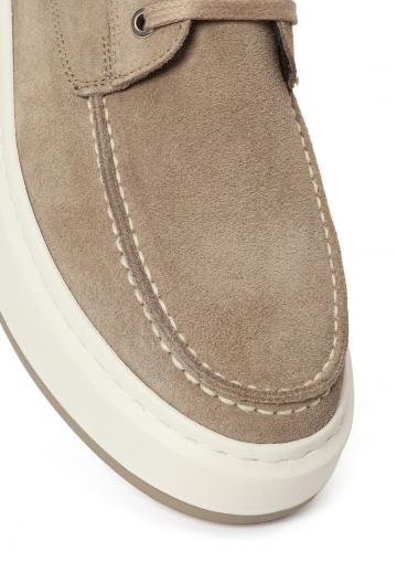 Ботинки на шнуровке