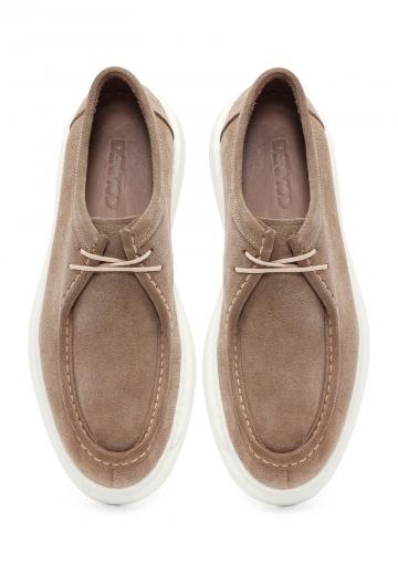 Ботинки на шнуровке