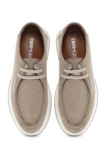 Ботинки на шнуровке