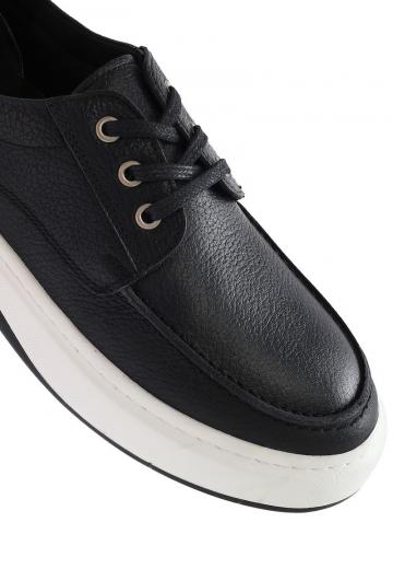 Ботинки на шнуровке