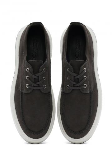 Ботинки на шнуровке