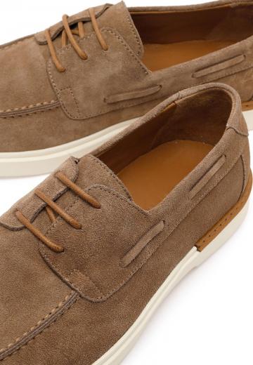 Ботинки на шнуровке