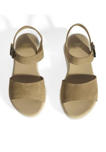 Босоножки на танкетке