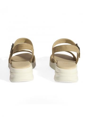 Босоножки на танкетке