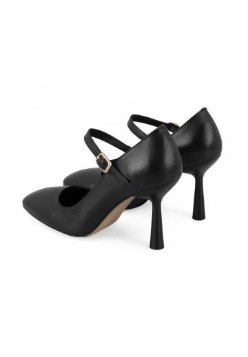 Туфли с высоким носом