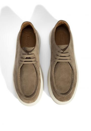 Ботинки на шнуровке