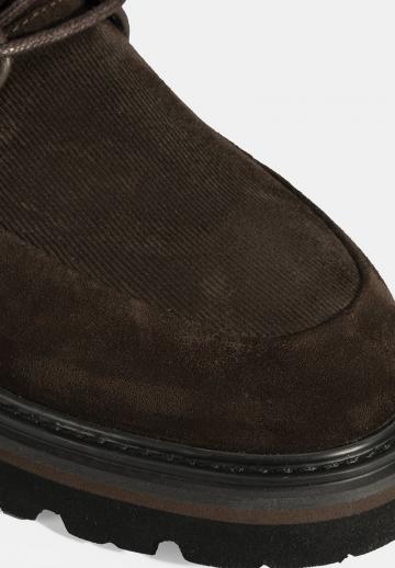 Ботинки на шнуровке