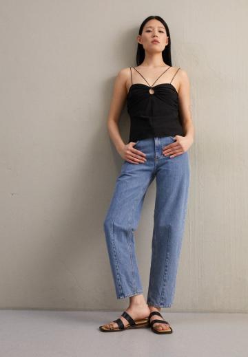 Топ на бретельках