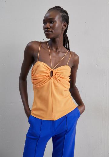 Топ на бретельках