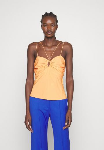 Топ на бретельках