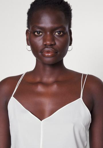 Топ на бретельках