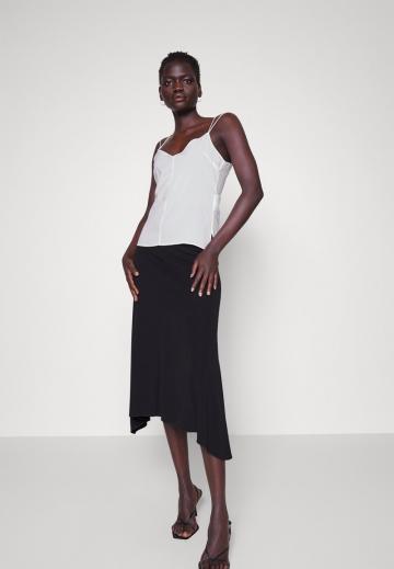 Топ на бретельках