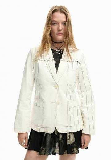 Блейзер с накладными карманами