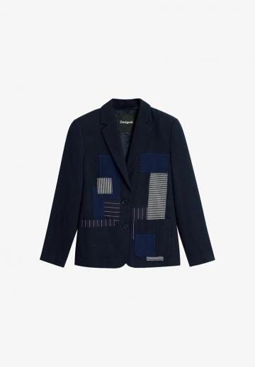 Блейзер с накладными карманами