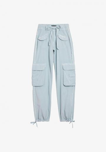 Брюки с накладными карманами