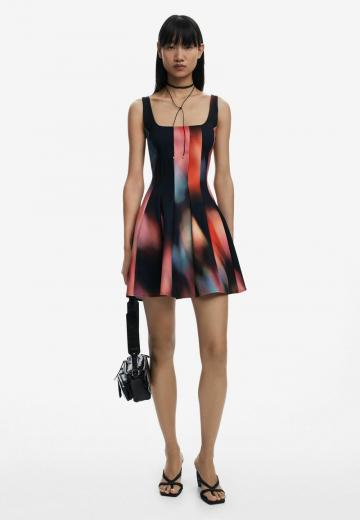 Короткое платье