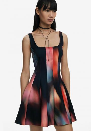 Короткое платье