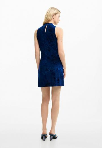 Платье футляр