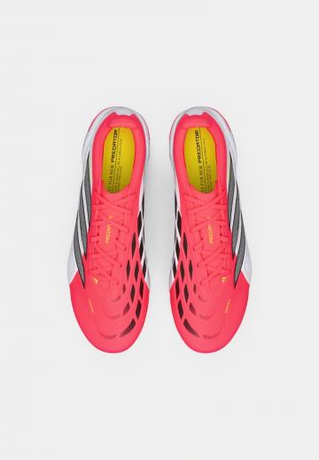 Футбольные бутсы