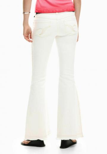 Клешеные джинсы