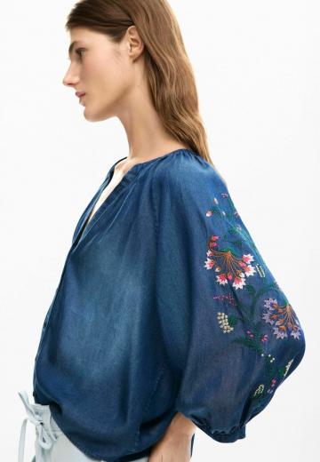 Джинсовая блузка