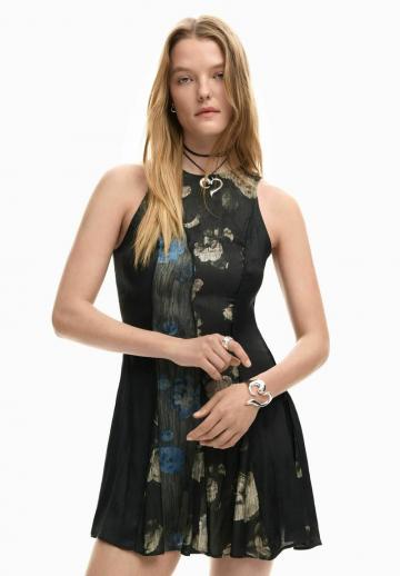 Короткое платье