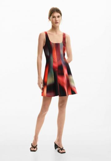 Короткое платье