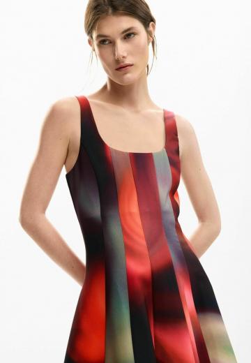 Короткое платье