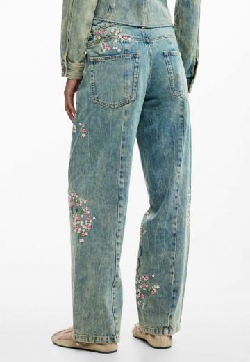 Свободные джинсы