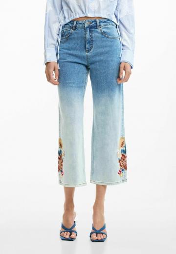 Короткие джинсы