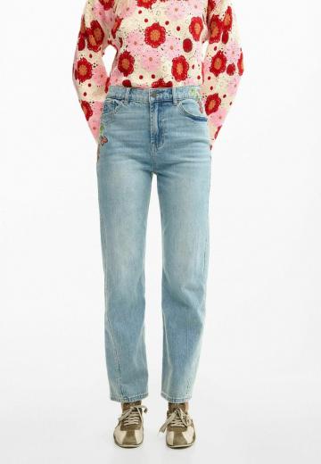 Прямые джинсы