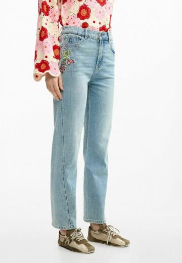 Прямые джинсы