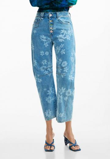 Короткие джинсы