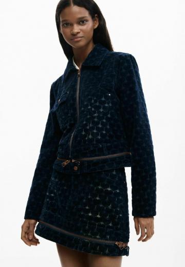 Джинсовая куртка