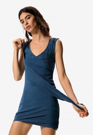 Платье футляр