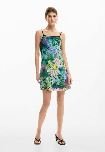 Короткое платье