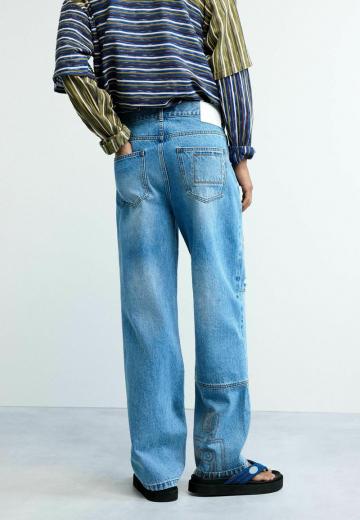 Прямые джинсы