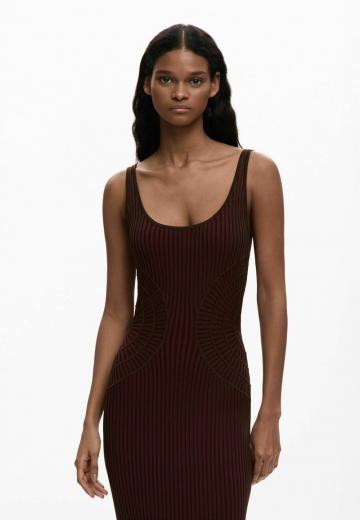 Платье футляр