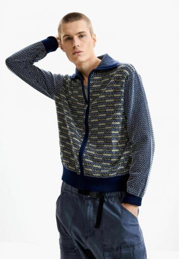 Вязаная кофта